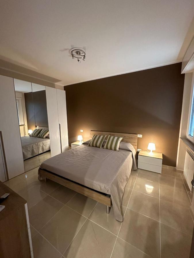 Desenzanino Apartment Twelve Desenzano del Garda Exterior foto